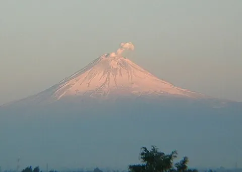 popocatépetl: an active volcano in Mexico, located southeast of Mexico City