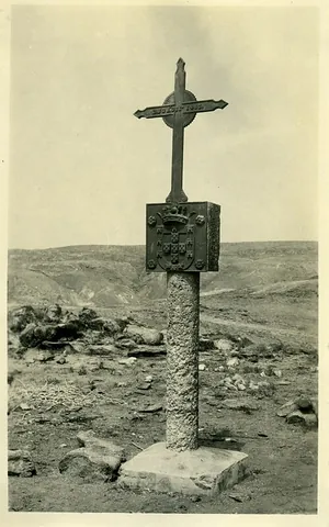padrão: stone pillar, usually with a cross, inscribed with the coat of arms of Portugal, placed as a land...