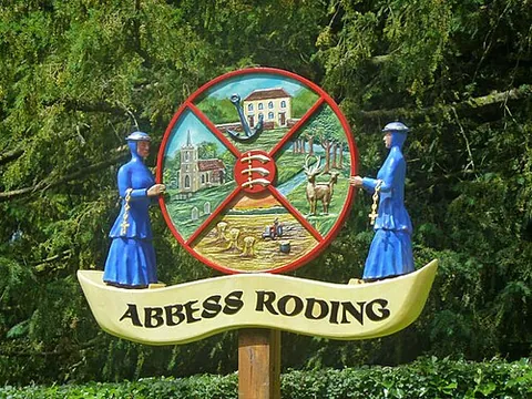 abbess roding: a village in Abbess, Beauchamp and Berners Roding civil parish, Essex, England (OS grid ref...