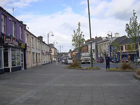 abbeyfeale: a town in western County Limerick, Ireland (Irish grid ref R 1126)