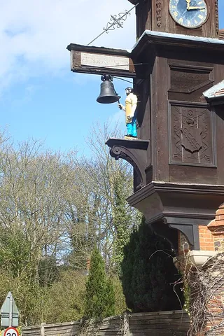 abinger hammer: a village in Abinger parish, Mole Valley district, Surrey, England (OS grid ref TQ0947)