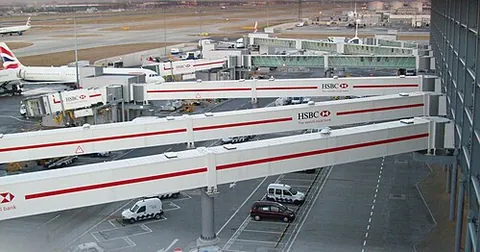 airbridge: the route and aircraft used to deliver material by an airlift