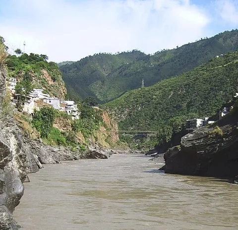alakananda: name of the river Ganges (of earth), when it flows through devaloka