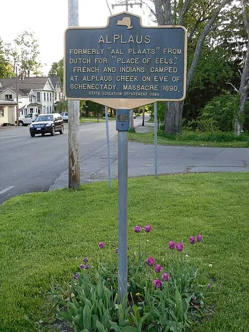 alplaus: a hamlet in the town of Glenville, Schenectady County, New York, United States
