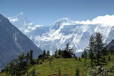 altay: a prefecture in northern Xinjiang autonomous region, China