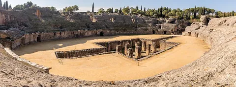 amphitheater: american form of amphitheatre
