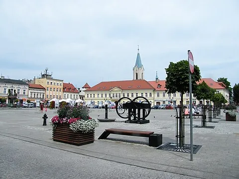 auschwitz: synonym of Oświęcim, A city in Poland