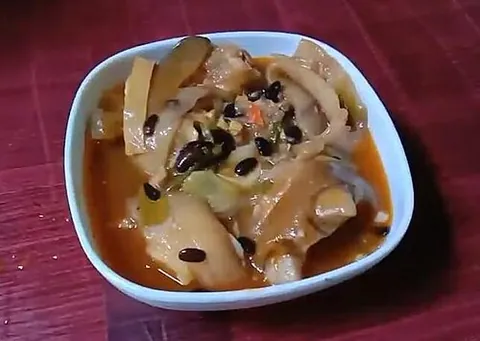 balbacua: a Filipino stew of beef slow-cooked until tender, especially in the cuisine of Visayas and Mindanao