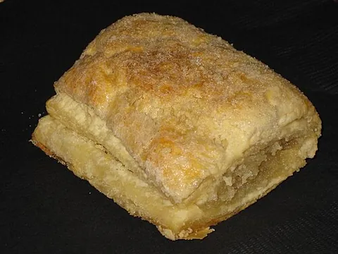 banket: a sweet almond dessert pastry that originated in the Netherlands