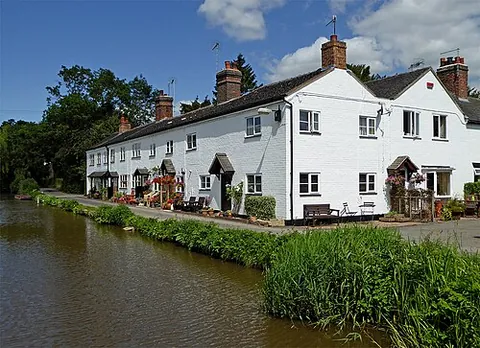 barlaston: a village and civil parish in Stafford district, Staffordshire, England (OS grid ref SJ8938)