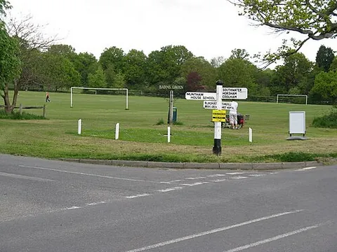 barns green: a village in Itchingfield parish, Horsham district, West Sussex, England (OS grid ref TQ1227)