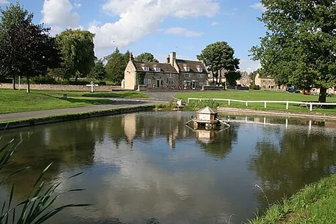 barrowden: a village and civil parish in Rutland, England (OS grid ref SK9400)