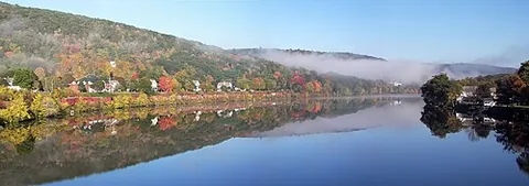 bellows falls: a village in the town of Rockingham, Windham County, Vermont, United States, named after Benjamin...