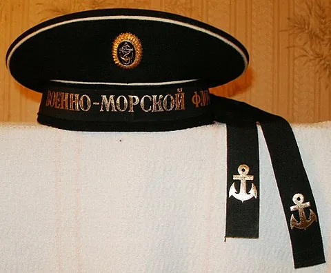 beskozyrka: a flat visorless sailor's cap