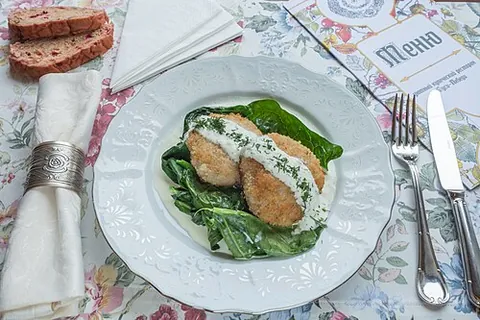 bitochki: a type of round-shaped, flattened cutlets or patties, prepared from chopped meat or grains