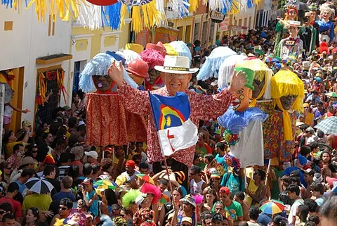 bloco: a type of Brazilian street carnival featuring traditional Brazilian music and dance such as samba...