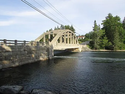 blue hill falls: a coastal village in the town of Blue Hill, Hancock County, Maine, United States
