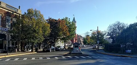 bordentown: a city and township in Burlington County, New Jersey, United States