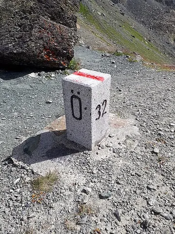 borderstone: a stone marking a border or boundary