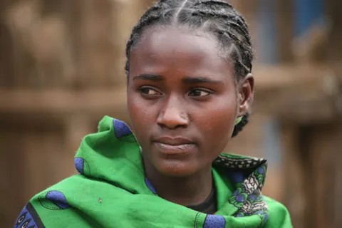 box braids: hair braids characterized by "boxy" or square-shaped hair divisions