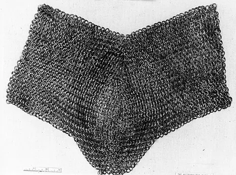 brayette: an item of armor (mail or plate) protecting the groin