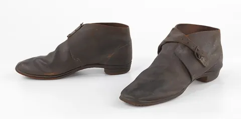 brogan: a heavy working shoe; a brogue