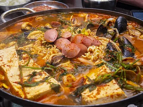 budae jjigae: a jjigae (Korean stew) made with various American ingredients