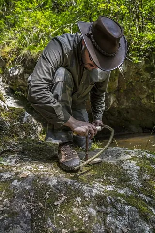 bushcrafter: a person who practices bushcraft