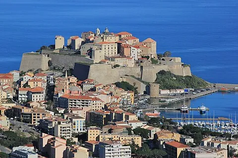calvi: a surname from Italian