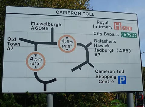 cameron toll: a neighbourhood centred on a roundabout in south Edinburgh, Scotland (OS grid ref NT2771)