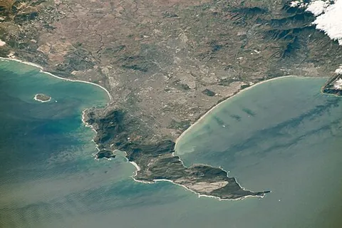 cape peninsula: a mountainous peninsula in Western Cape, South Africa