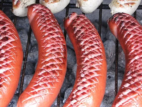 carbonado: meat or fish that has been scored and broiled
