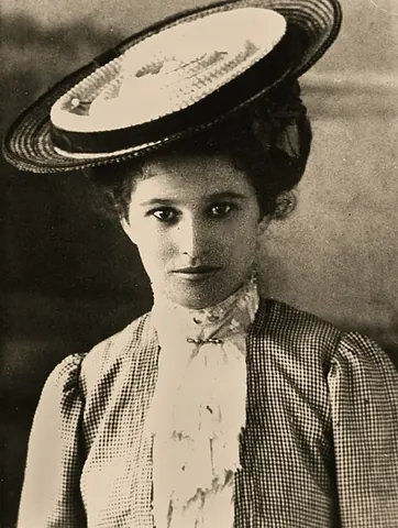 cartwheel hat: a hat with a very wide circular or saucer-shaped brim