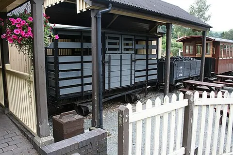 cattle truck: a wagon used to transport livestock