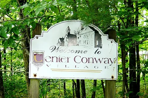 center conway: a community in the town of Conway, Carroll County, New Hampshire, United States