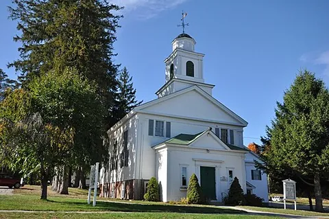 center harbor: a town in Belknap County, New Hampshire, United States