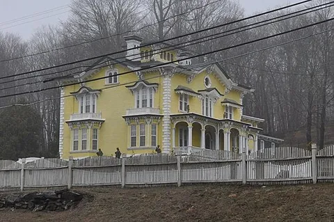 central village: a village and historic district in the town of Plainfield, Windham County, Connecticut, United...