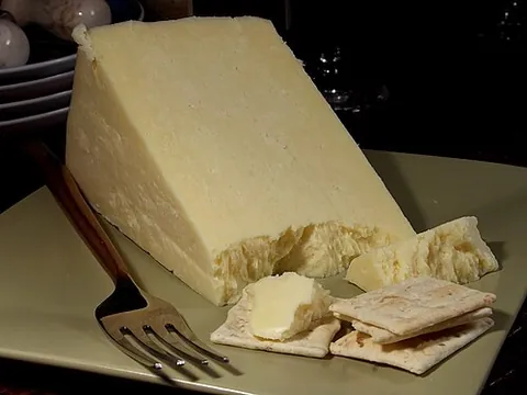 chalk and cheese: said of things that are very different, though possibly superficially alike