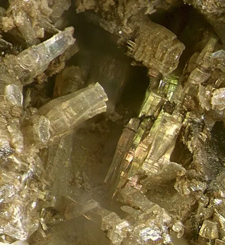 charmarite: a mineral containing magnesium, aluminum, oxygen, hydrogen and carbon that near Montreal