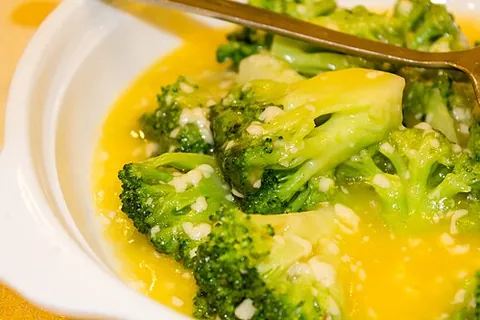 cheese sauce: a sauce based on melted cheese