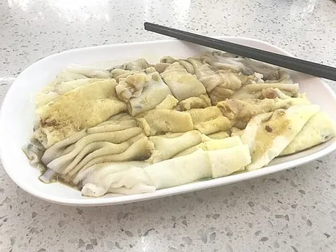 cheong fun: a Cantonese form of steamed rice noodle roll