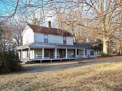 chesnee: a minor city in Spartanburg County and Cherokee County, South Carolina, United States