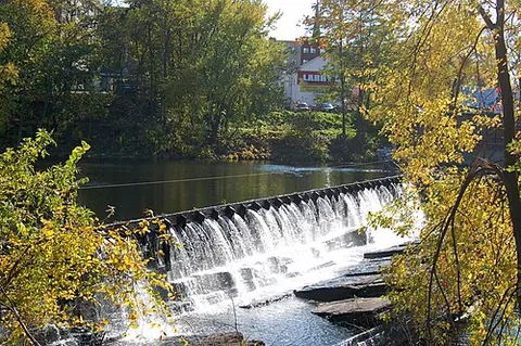chicopee falls: a community in the city of Chicopee, Hampden County, Massachusetts, United States