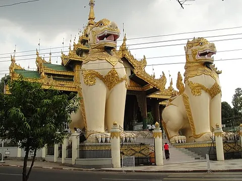 chinthe: a leograph that is often seen at the entrances of Southeast Asian pagodas and temples