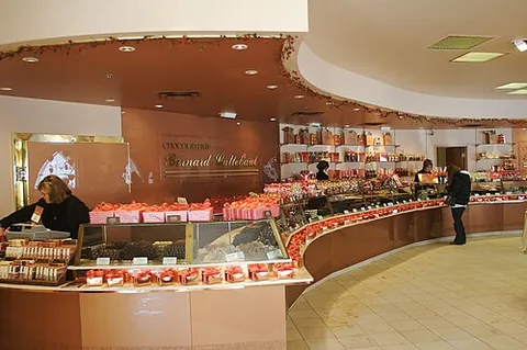 chocolaterie: a chocolate shop