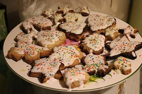 christmas cookie: a sugar cookie, usually cut in festive shapes, that is made and eaten at Christmas