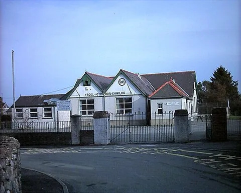 chwilog: a village in Llanystumdwy community, Gwynedd, Wales (OS grid ref SH4338)