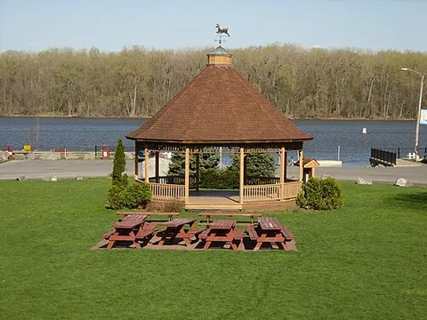 coeymans: a town and hamlet therein, in Albany County, New York, United States