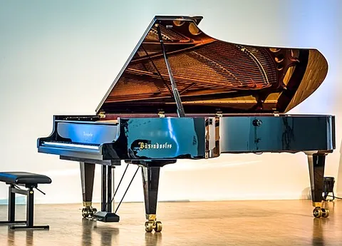 concert grand: a large grand piano, especially one used for concert performances