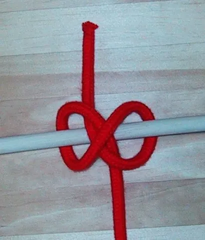 constrictor knot: a type of knot or hitch often used to fasten the neck of a sack of grain or flour. This knot has...